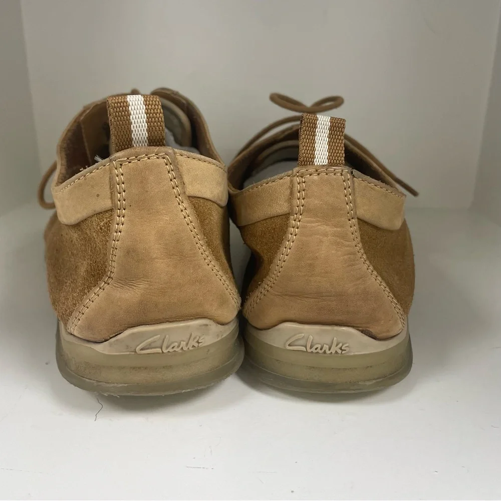 Clarks Men's Suede Chukka Boots in Camel Brown